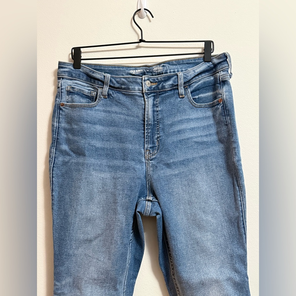 Old Navy - Women's High Rise Skinny Jeans in Medium Blue‎ with Distressed Edge - Picture 2 of 5